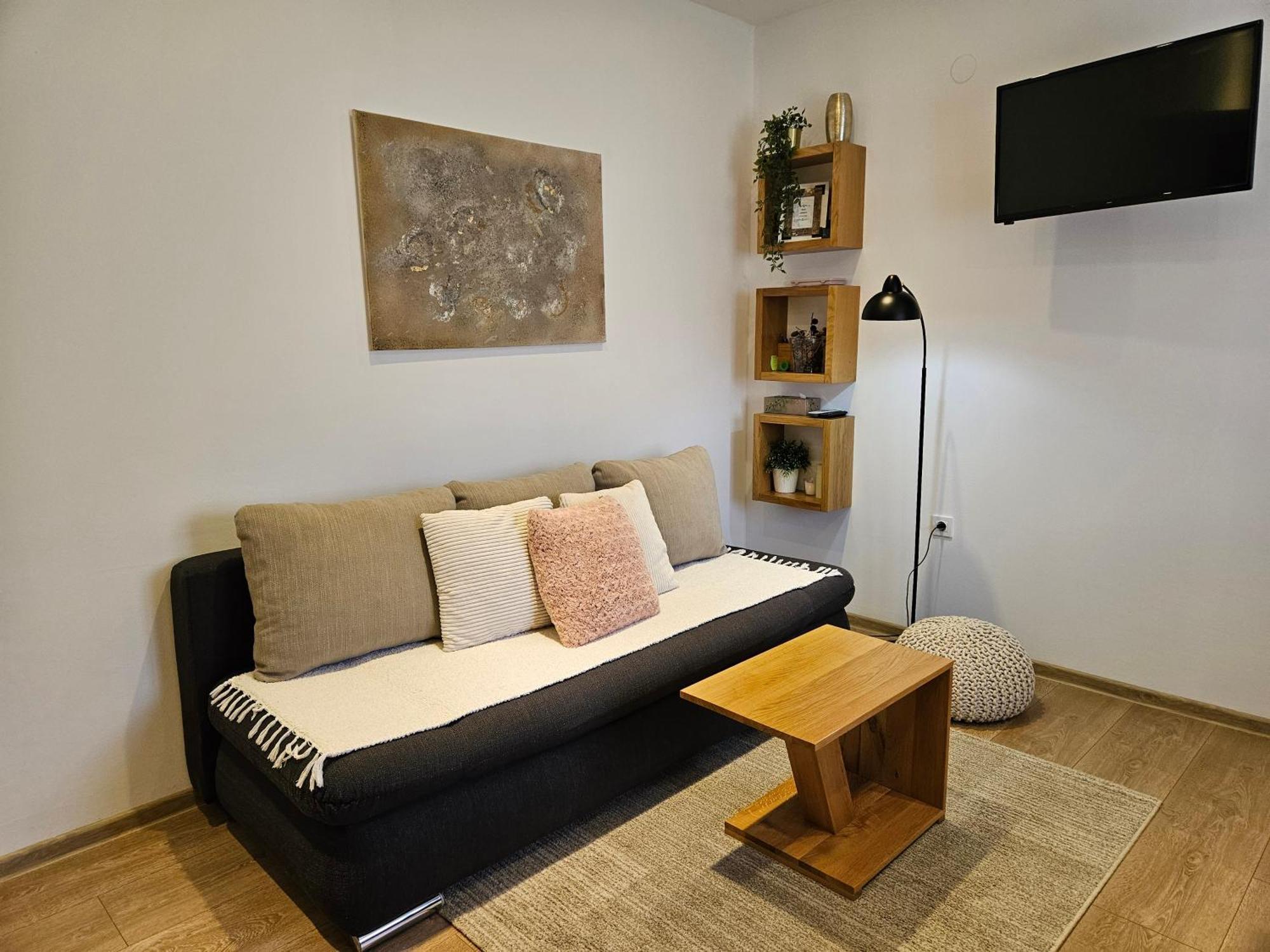 Apartments Woodnotes Licko Petrovo Selo Exterior photo